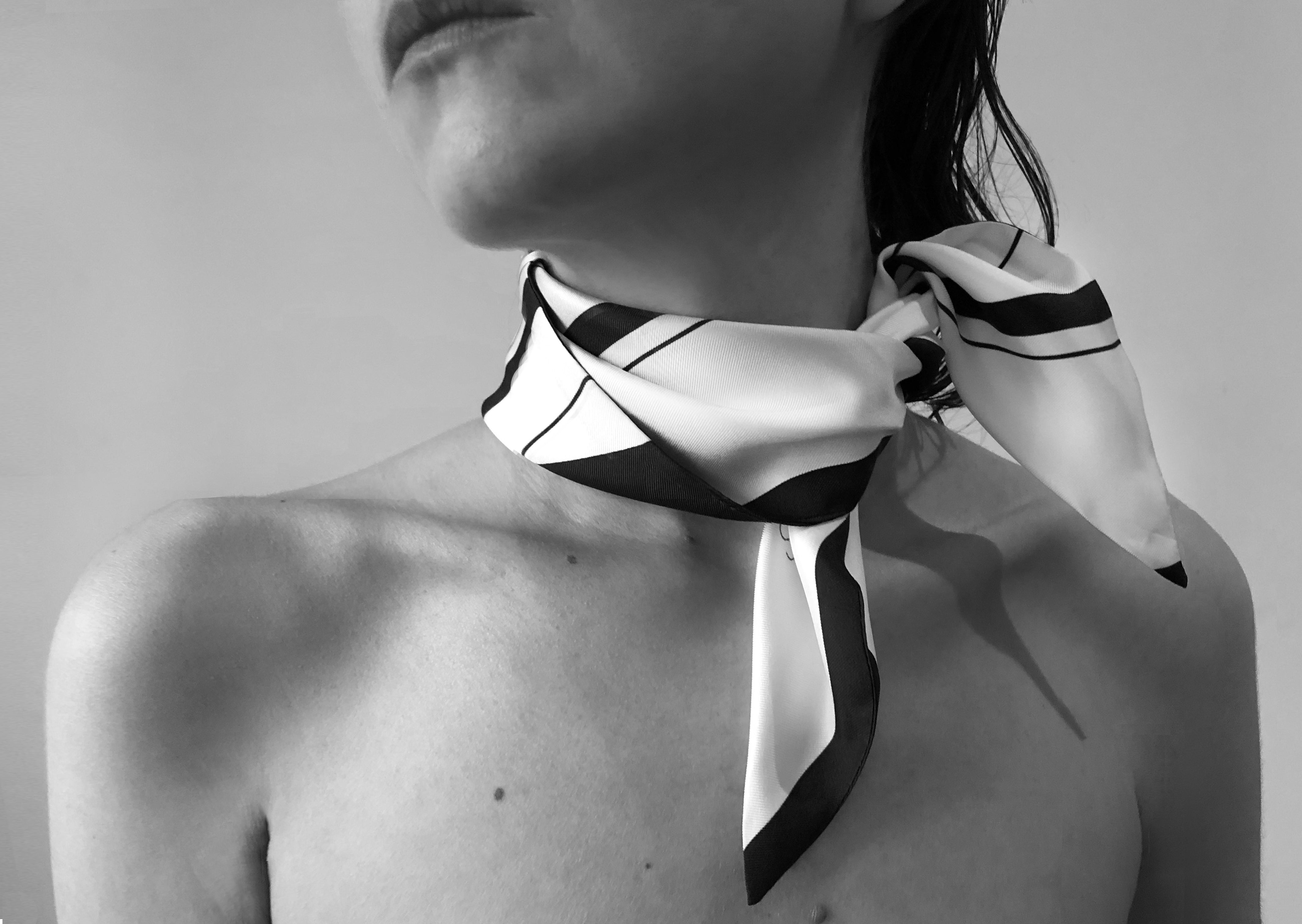 Status - Maison Eisa, the online platform that connects you to the local culture through fashion.